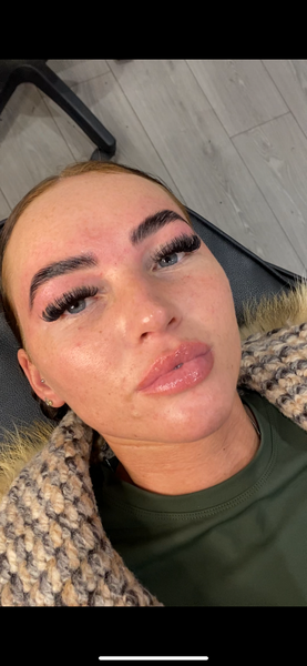 Russian lashes & sculpted brows combo